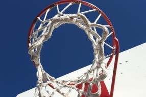 kaiyun官方入口登录-篮球赛中远投命中率成为胜负分水岭，篮球最远投球得分